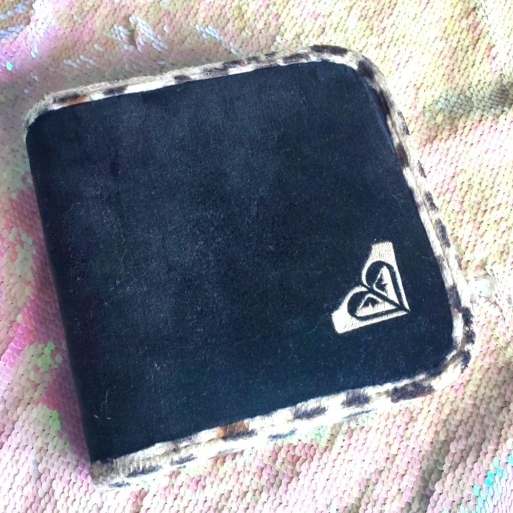 Y2K Early 2000s Roxy CD case